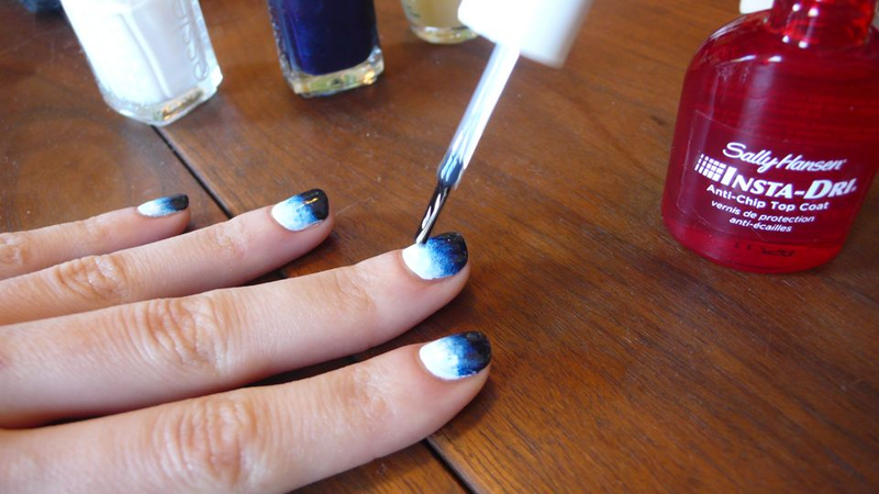 Illustration for article titled How to Master the Art of Ombré Nails
